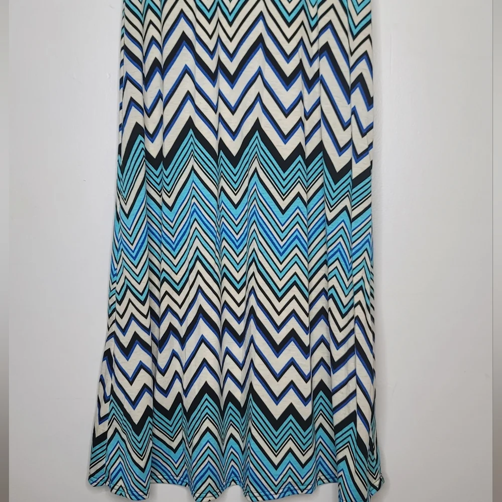 Chevron Patterned Maxi Skirt - Blue and White - Picture 3 of 7